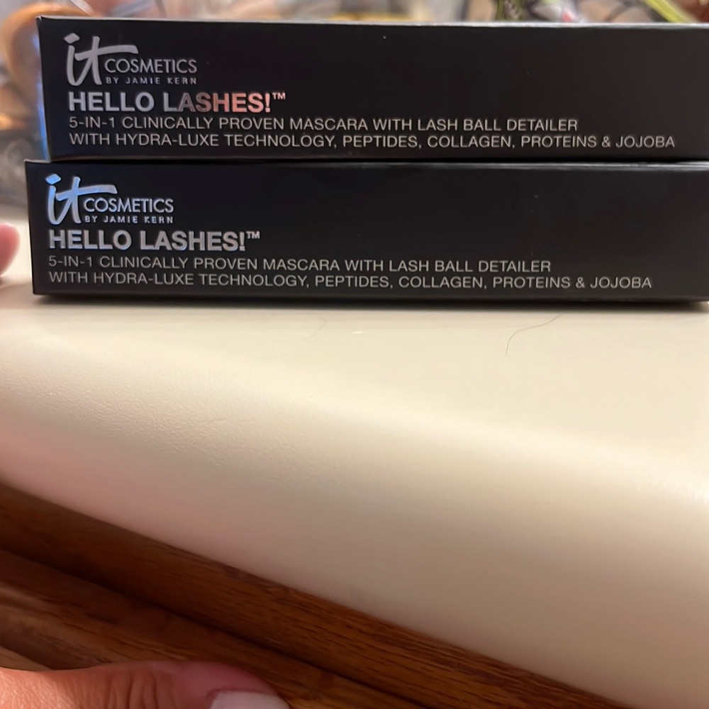 2 IT Mascaras